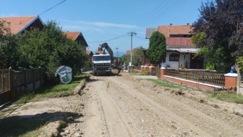 ZAVRŠAVA SE IZGRADNJA PANTIĆKE ULICE: U Busilovcu kod Paraćina priprema za asfaltiranje