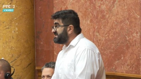 NOSIĆETE NEKU DECU NA SAVESTI Poslanik Fehratović molio opoziciju u parlamentu da mu spasu bolesno dete - oni odbili da ga čuju