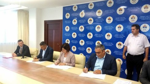 POVEĆAN BROJ DANA PLAĆENOG ODSUSTVA: Potpisan Poseban kolektivni ugovor za zaposlene u organima uprave Srpske