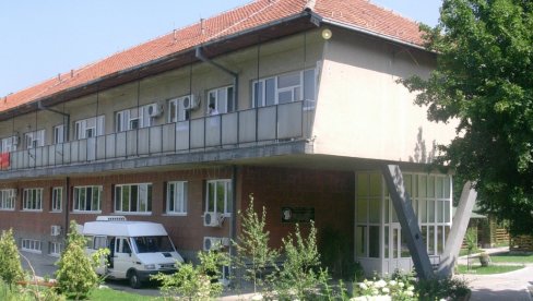 ХУМАНОСТ ИЗЛАГАЧА СА “ДРЕНОВАЧКИХ ДАНА“: Пољопривредне производе донирали  Дому у Извору (ФОТО)