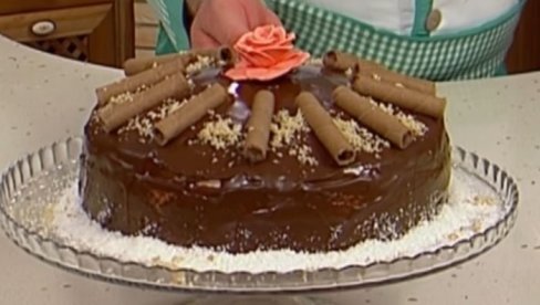 ВОДЕНА ТОРТА: Омиљена викенд торта домаћица из Југославије - укус који враћа у детињство