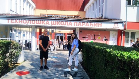 БАЗАР ПОЛОВНИХ УЏБЕНИКА: Сутра корисна акција испред улаза параћинске Технолошке школе