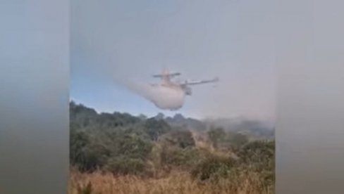POŽAR U HRVATSKOJ: Dim prekrio nebo, kanaderi i brojni vatrogasci na terenu (VIDEO)