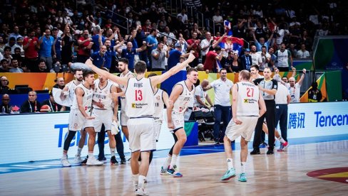 NIGDE BEZ TROBOJKE! Fantastična atmosfera srpskih navijača uoči finalnog meča Srbije i Nemačke na Mundobasketu (VIDEO)