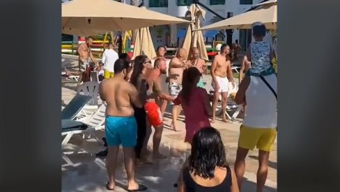 СВУДА СМО НАЈГОРИ: Српски туристи направили журку на безену у Тунису, снимак се шири друштвеним мрежама (ВИДЕО)