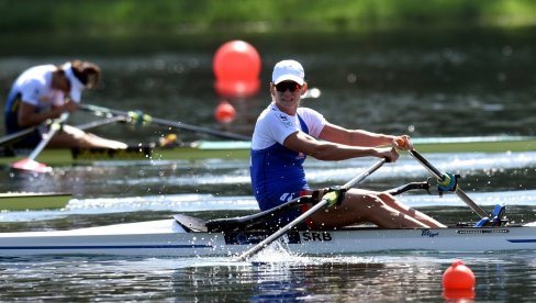 ДАМЕ ПЕТЕ НА ПЛАНЕТИ: Јована Арсић и Елена Орјабинскаја нису успеле да се домогну медаљу у финалу двојца нс СП у веслању