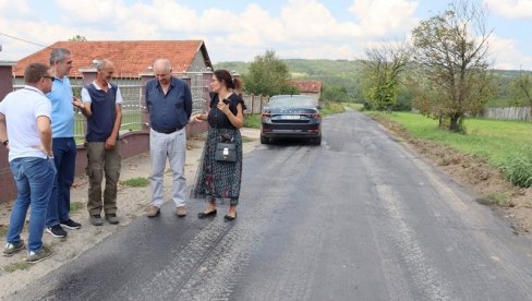 RADOVI U OPŠTINI VELIKO GRADIŠTE: Počela obnova lokalnog puta Češljeva Bara-Garevo