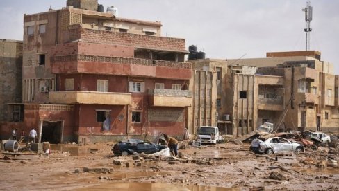 БРАНЕ СЕ СРУШИЛЕ ПОД ПРИТИСКОМ ВОДЕ, НАСЕЉА ЗАВРШИЛА У МОРУ: Страхује се да у Либији има на хиљаде мртвих (ФОТО)