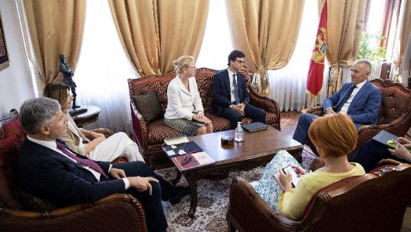 БАНКАРСКИ СЕКТОР СТАБИЛАН: Црногорски гувернер са представницима ММФ