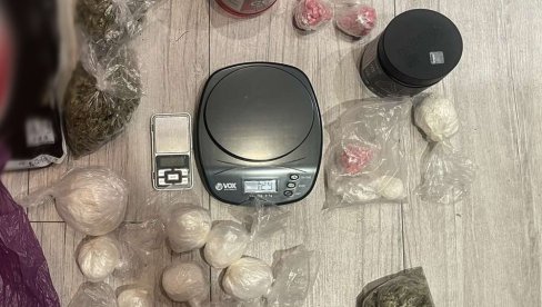 ZAPLENJENO VIŠE OD DVA KILOGRAMA NARKOTIKA: Uhapšen Novosađanin osumnjičen za trgovinu drogom