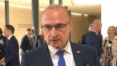 NEPODNOŠLJIVO, NASILNO I SEKSISTIČKI Ne stišava se bura oko incidenta hrvatskog ministra sa Analenom Berbok (VIDEO)