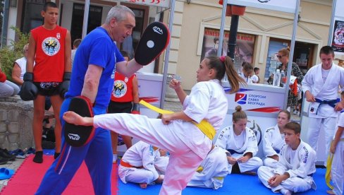 DECA PUNA UTISAKA POSLE SJAJNE MANIFESTACIJE: Održani Sajmovi sporta u Grockoj i Lazarevcu
