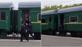 NESVAKIDAŠNJA SCENA NA KRAJU KIMOVE POSETE RUSIJI: Voz krenuo bez pratnje, trčali da se stignu ukrcati (VIDEO)