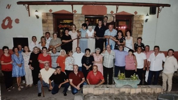 СУСРЕТ ГЕНЕРАЦИЈЕ ЏУБОКСА: Вршњаци СФРЈ прославили у Сивцу 45 година од мале матуре и 60 лета живота
