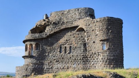 PODRHTAVANJA SAD ČITAJU STRUČNJACI: Probno miniranje u kamenolomu kod spomenika Kumanovskoj bici