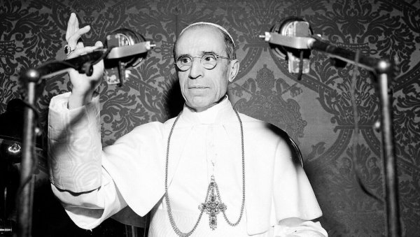 ВАТИКАН БИО УПОЗНАТ И СА ЗЛОДЕЛИМА УСТАША У НДХ: Свештеници, блиски Папи Фрањи, о новооткривеним документима