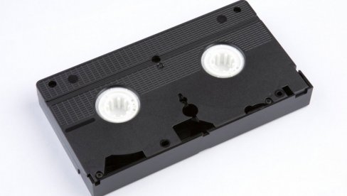 СТАРЕ МУЗИЧКЕ КАСЕТЕ ЗЛАТА ВРЕДНЕ За поједине се може купити и кућа - Проверите да ли их имате!