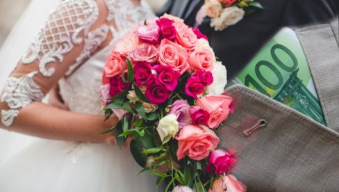 ODVRATNO SE OSEĆAM Milana pozvali na svadbu, a zbog zahteva mladenaca mu se odmah smučilo