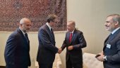 VUČIĆ SE SASTAO SA ERDOGANOM: Predsednik Srbije sa turskim predsednikom u NJujorku