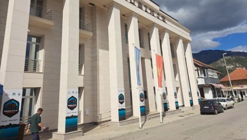 МАЛИ ОДЗИВ БИРАЧА НА ЛОКАЛНИМ ИЗБОРИМА У ГУСИЊУ: До 14 сати гласало свега око 26 одсто уписаних бирача