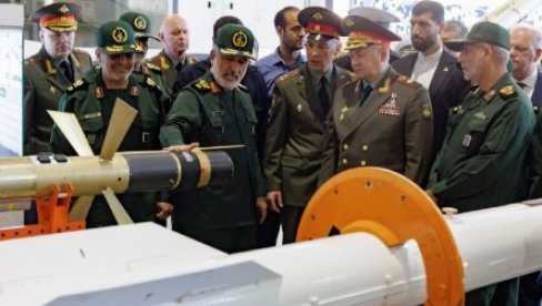 ШОЈГУ У ТЕХЕРАНУ: Ирански војници показали министру најновије ракете и дронове