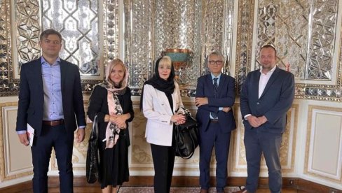 Успешни разговори делегације Србије у Техерану, привредници посетили Иран пласт