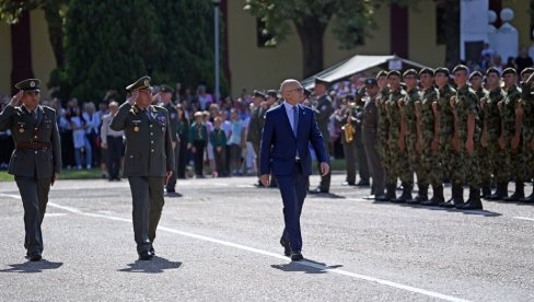 KADETI POLOŽILI ZAKLETVU: Ministar odbrane Miloš Vučević prisustvovao svečanosti u kasarni „Vojvoda Živojin Mišić“ u Valjevu