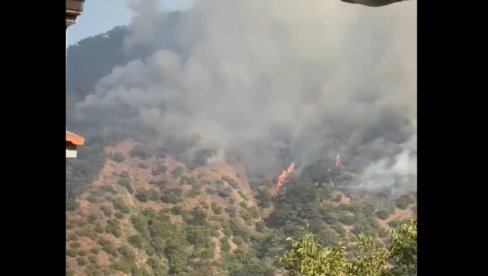 JEZIVI PRIZORI U ITALIJI: Požar se širi ogromnom brzinom, evakuacija u toku, ima i poginulih (VIDEO)