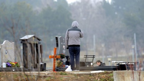 У СУБОТУ СУ ЗАДУШНИЦЕ: Београђани очекују се гужве, на гробља идите јавним превозом, а не аутомобилима