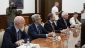 LAŽNA BRIGA KVINTE ZA SRBE: Ambasadori pet zemalja zatražili od Kurtija da privremeno suspenduje uredbu o ukidanju dinara