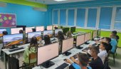 ПОЧИЊЕ СЕДМИ ЦИКЛУС ПРОЈЕКТА „СТВАРАМО ЗНАЊЕ“ ТЕЛЕКОМА СРБИЈА: Гласови грађана одлучују које школе добијају нове информатичке кабинете