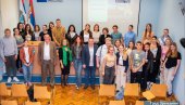 POSTALI BRAĆA PO - FILOZOFIJI: Gimnazijalci iz nemačkog grada Hercogenrat ponovo na razmeni učenika u Zrenjaninu (FOTO)