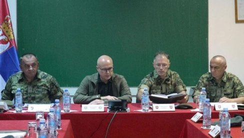 PRIPADNICI VOJSKE SRBIJE SPREMNI DA IZVRŠE SVE ZADATKE: Ministar Vučević i general Mojsilović sastali se sa komandantima dela jedinica