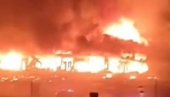 JAKA EKSPLOZIJA U UZBEKISTANU: Jezivi prizori - dim kulja u nebo, ljudi panično beže (VIDEO)