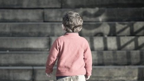 STO HILJADA POKLONA ZA DECU UOČI KATOLIČKOG BOŽIĆA: Kako funkcioniše takozvana „suspendovana igračka“