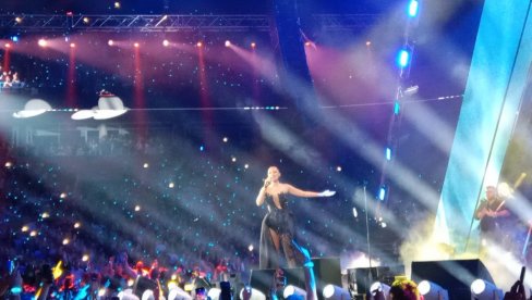 VELIČANSTVENO: Aleksandra Prijović sijala na drugom koncertu, a ovo je bio emotivni vrhunac večeri (FOTO/VIDEO)