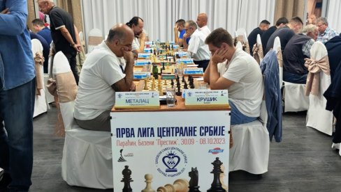 ПОЧЕЛА ПРВА ЛИГА ЦЕНТРАЛНЕ СРБИЈЕ: У Параћину шахисти данас играју дупло коло (ФОТО)