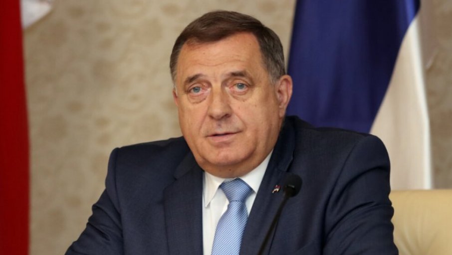 TO JE BILA PODVALA, TREBALO JE DA PRAVDAJU BOMBARDOVANjE:  Dodik-  Rezolucija o Srebrenici bi trajno podelila BiH