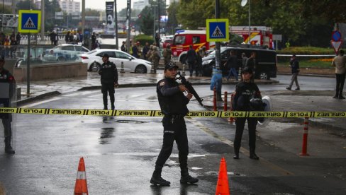 ТУРСКА ПРИВЕЛА ОСУМЊИЧЕНЕ ЗА ТЕРОРИЗАМ: Ухапшено 2.554 бегунца након бомбашког напада у Анкари