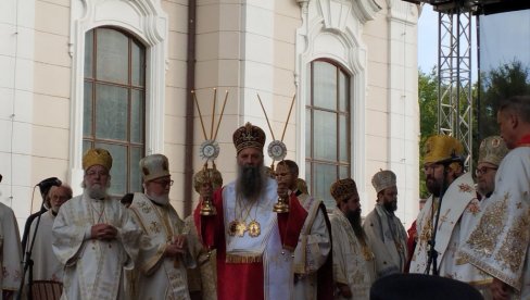 SVAKOME JE MIR POTREBAN: Patrijarh u Subotici na proslavi Patrona Eparhije bačke