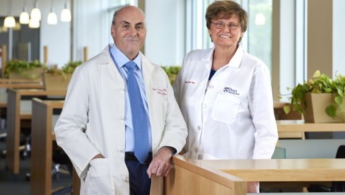 NOBEL ZA VAKCINU PROTIV KORONE:  Naučnici Karalin Karako i Dru Vajsman dobitnici nagrade za medicinu