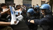 HAOS NA ULICAMA TORINA: Sukob policije sa učesnicima protesta protiv premijerke Meloni (VIDEO)