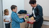 ПРЕДШКОЛЦИ И ЂАЦИ ПОСЕТИЛИ ОПШТИНУ СВИЛАЈНАЦ: Обележана Дечија недеља (ФОТО)