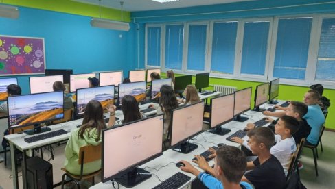 Kroz projekat „Stvaramo znanje“ Telekom Srbija opremio 140 škola širom Srbije
