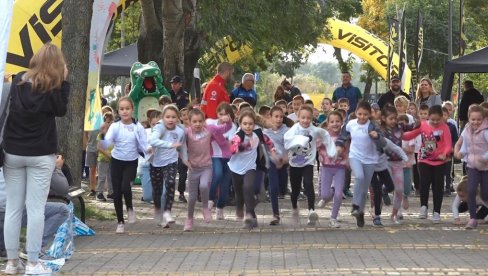 ПРИКУПЉАЛИ НОВАЦ ЗА ПЕДИЈАТРИЈУ: Суботички малишани трчали за срећније детињство