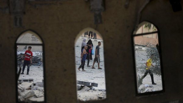 ЛЕЖАЛА САМ НА МРТВИМА, ДА БИХ ЛИЧИЛА НА ЈЕДНОГ ОД ЊИХ: Девојка преживела напад Хамаса - Као да сам у паклу (ВИДЕО)