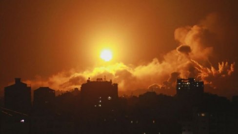 OSVETLJENO NEBO, GAZA POD BOMBAMA: Pogledajte snimak - Izrael lansirao rakete, veliki vazdušni napad organizovan u toku noći (VIDEO)