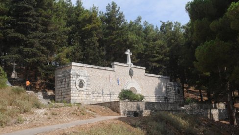 POČAST BESMRTNIM JUNACIMA: Na Krfu i Vidu komemorativne svečanosti za 109. godišnjicu iskrcavanja srpske vojske