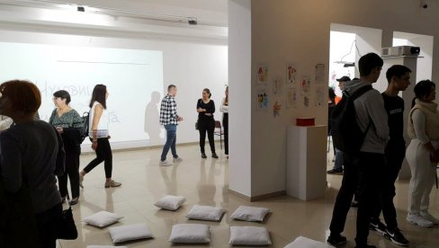 DEO DOKTORSKOG PROJEKTA: Instalacija beogradske umetnice u gradskoj galeriji u Požarevcu