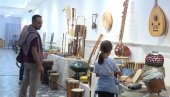 SPOJ TRADICIJE I EGZOTIKE: Izložba instrumenata „Zvuci sveta“ otvorena u jagodinskom Kulturnom centru (FOTO)